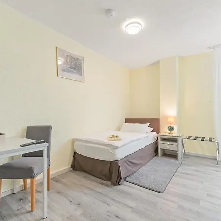 Отель Businesshotel Lemon Self Check-in Messe Airport Mit Kueche - Monteure Willkommen