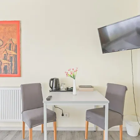 Отель Businesshotel Lemon Self Check-in Messe Airport Mit Kueche - Monteure Willkommen